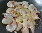 Foto langkah ke 3 dari resep Udang Saus Mentega.
