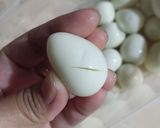 Foto langkah ke 1 dari resep Telur Kecap Bawang.