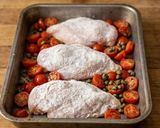 Foto del passaggio 1 della ricetta Petti di Pollo al Forno Mediterranei