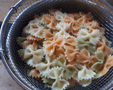 Foto del paso 2 de la receta: 43. Ensalada de lacitos con salmón ahumado