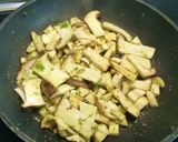 Foto del paso 5 de la receta: Rigatoni con jamón y setas en salsa de tomate