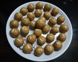 मिनी बेसन लाडू (mini besan laddu recipe in marathi) रेसिपी स्टेप 4 फोटो