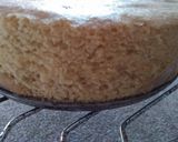A picture of step 2 of Mango glaze cake.