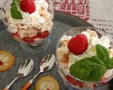 Foto langkah ke 2 dari resep Salad Strawberry dan Es Krim.