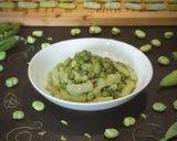 Foto del passaggio 12 della ricetta Cavatelli rigati e pesto di baccelli di fave con fave e piselli
