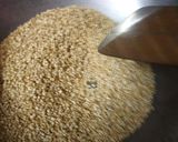 तिल गुड़ की चिक्की (til gur ki chikki recipe in Hindi) रेसिपी चरण 1 फोटो