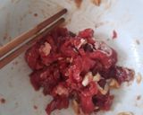 Hình bước làm 1 của món Thịt bò xào súp lơ xanh
