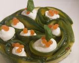Une image de l'étape 4 de Pickles de concombres en sucré salé avec ses billes de tomates basilic.
