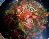 Foto langkah ke 6 dari resep Oseng Klotok Cabe Hijau.