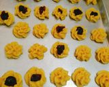 Hình bước làm 2 của món Bánh cookies bơ