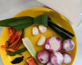 Gambar langkah 1 resipi Jantung Pisang Masak Lemak Cili Padi.