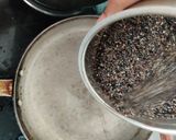 A picture of step 1 of Sesame seed rice ball.
