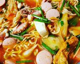 Hình bước làm 3 của món 🍄🐙 Lẩu mì siu Kay Hàn Quốc 🍲🍝