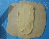 Foto langkah ke 4 dari resep Bolen Lilit Pisang.