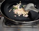 A picture of step 1 of Leftover cooked vermicelli cutlets.