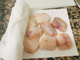 Medallons de rap amb salsa holandesa de'ametlles