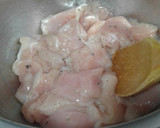 Foto del paso 1 de la receta: Pollo al cury con arroz blanco y ensalada