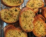 Foto langkah ke 2 dari resep Garlic bread (Greek).