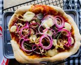 รูปขั้นตอนการทำที่ 5 ของ โฮมเมดพิซซ่า🍕หน้าเห็ดดอง🍄กับพริกดองทำเอง🌶️