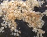 Foto del paso 3 de la receta: Fideuà de galeras y gambitas, al azafrán