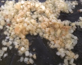 Foto del paso 3 de la receta: Fideuà de galeras y gambitas, al azafrán