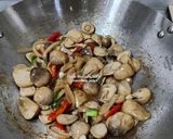 Foto langkah ke 4 dari resep Tumis Jamur Merang.