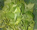 Foto langkah ke 1 dari resep Cah Kangkung Tomat.