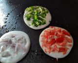 तिरंगा उत्तपम (tiranga uttapam recipe in marathi) रेसिपी स्टेप 4 फोटो