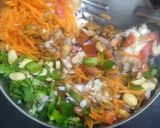 शेव चीझ व्हेजी पीनट सॅण्डविच (shev cheese veggie peanut sandwich recipe in marathi) रेसिपी स्टेप 2 फोटो 