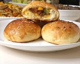 A picture of step 5 of Spicy meat bun.