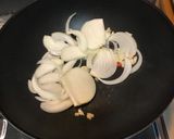 A picture of step 4 of Japanese Curry chicken.