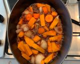 Foto del paso 3 de la receta: Ojo de Bife Braseado al Malbec con Vegetales