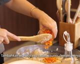 Foto langkah ke 2 dari resep Salmon Mentai Rice: Menu Restoran Bikin Di Rumah!.