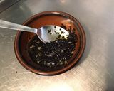 Une image de l'étape 5 de Pommes de terre fracassées aux graines de nigelle et ail (à la plancha).