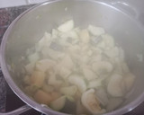 Foto del paso 2 de la receta: Crema de calabacín, manzana y puerro