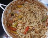 A picture of step 6 of Chicken n mix vegetables Chowmein 😋👍.