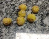 A picture of step 9 of Spnich rabdi with peanuts & Chocolate balls.