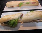 Foto del paso 4 de la receta Bocadillo de jamón con lechuga