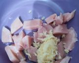 Foto langkah ke 1 dari resep Ayam Goreng Tepung Bawang Putih.