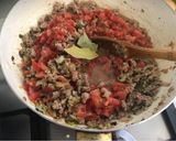 Foto del paso 2 de la receta: Salsa de tomates con albahaca