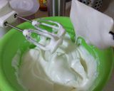 Foto langkah ke 1 dari resep Marble cake putih telor.