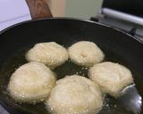 Foto langkah ke 2 dari resep Kue Susu Goreng Wijen.