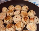 Foto del paso 3 de la receta: Albóndigas de pollo a la parmesana!