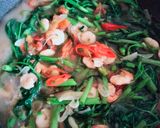 Foto langkah ke 5 dari resep Cah kangkung udang.