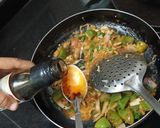 व्हेज मंचुरीयन (Veg Manchurian Recipe In Marathi) रेसिपी स्टेप 3 फोटो 