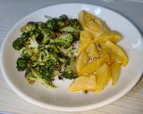 Foto langkah ke 5 dari resep Roasted Broccoli Parmesan.