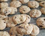 Foto langkah ke 7 dari resep Chewy Chocolate Chips Cookies serta tips pembuatannya.