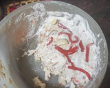 Foto del paso 1 de la receta: Tapita de ensaladilla rusa con peinetas de pan con pipas