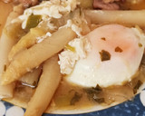 Foto del paso 2 de la receta: Pollo Campero en salsa de cerveza con espárragos y huevo poché