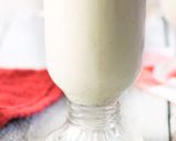 A picture of step 2 of Vanilla milkshake.